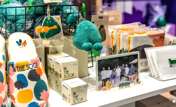 100% authentic, official K-pop merchandise